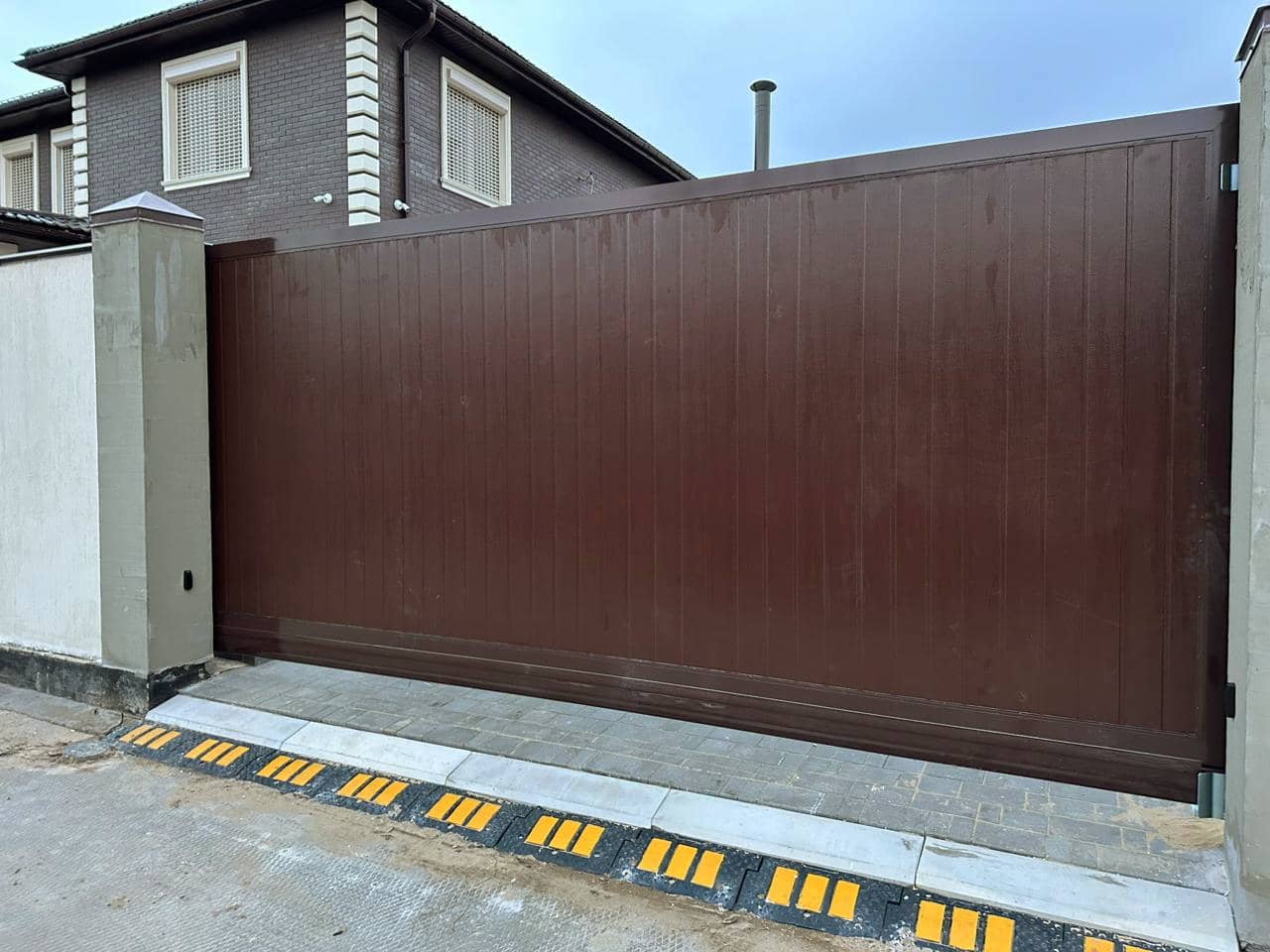 Уличные ворота DoorHan в Одинцово с установкой